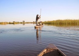 Mokoro dans le Delta de l'Okavango